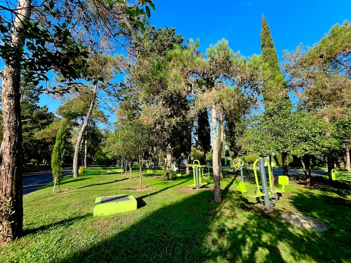 پارک بزرگسال دریاکنار